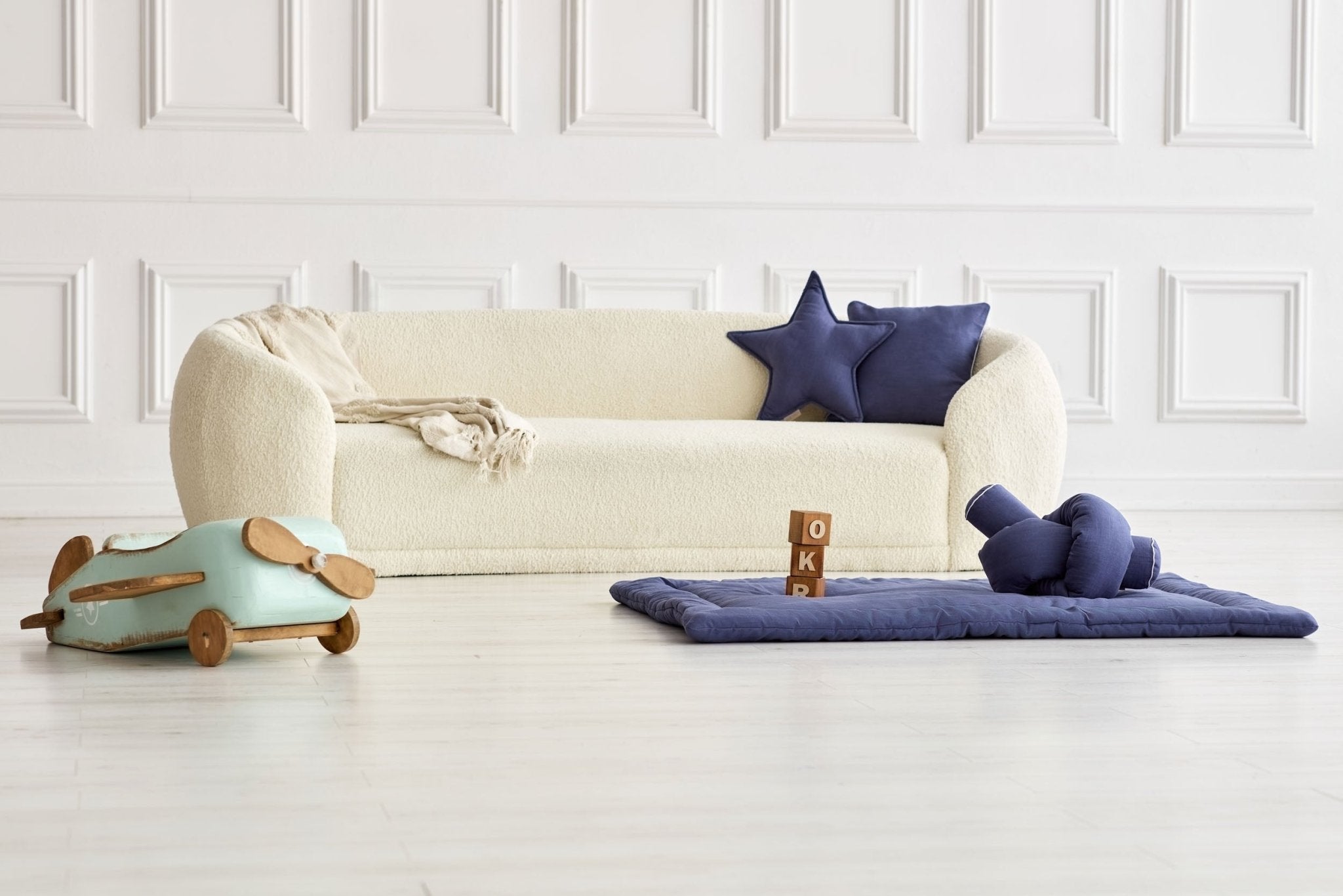 Tappeto gioco in lino blu blu scuro – KraftKids GmbH