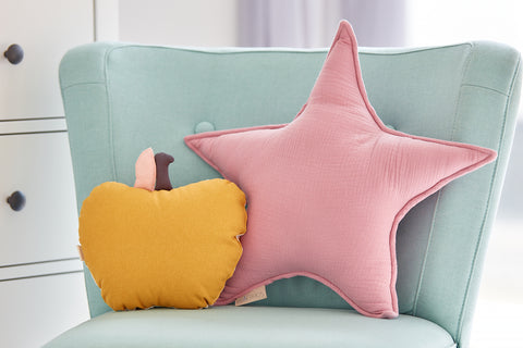 Cuscino stella in mussola rosa