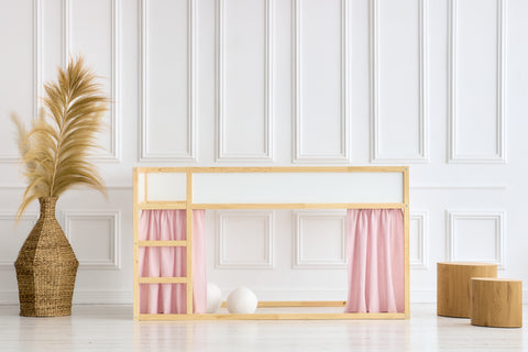 Set tende per letto a soppalco 2+1 mussola a pois dorati su fondo rosa adatte per letto Kura