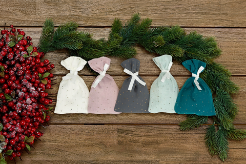 Calendario dell'avvento in mussola pois dorati verde giallo rosa bianco