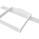 Ein weißer Wickelaufsatz von KraftKids, passend für 160 cm breite HEMNES Kommode mit Blende, rechteckig mit abgerundeter Rückseite und seitlichen Verlängerungen, von oben auf weißem Hintergrund gesehen.