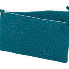 Die KraftKids Bettumrandung Nestchen Musselin in Petrol mit goldenen Punkten verleiht jedem Raum eine gemütliche Note. Die handgefertigte Umrandung aus 100% Baumwolle überzeugt durch elegantes Design und hochwertige Verarbeitung.