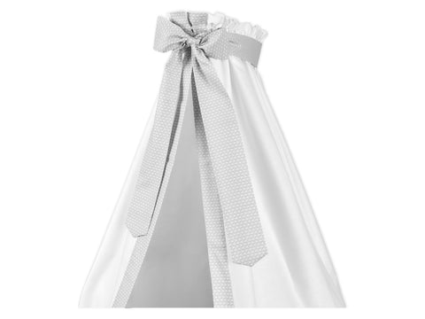 Letto a baldacchino a foglie piccole grigio chiaro su fondo bianco