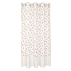 Die KraftKids Gardinen kleine Rehkitze grau orange auf Weiß zeigt einen weißen Vorhang mit sich wiederholenden grauen und orangefarbenen Rehkitz-Silhouetten, inspiriert von Gardinen Kinderzimmer-Designs, hier flach hängend vor weißem Hintergrund.