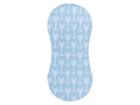 Frecce bianche del panno del rutto sul blu