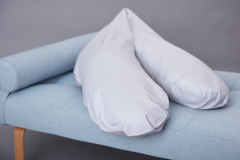 Cuscino da allattamento di qualità a quadri grigio