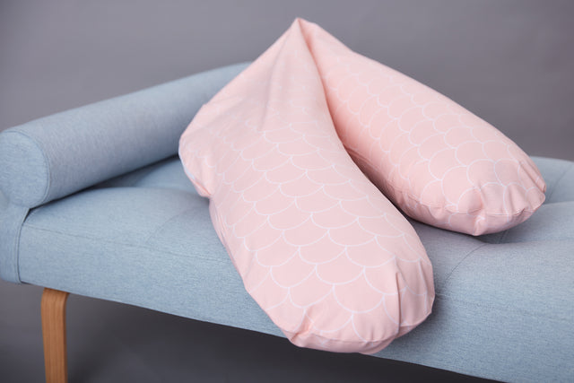 Cuscino per allattamento di qualità semicerchi bianchi su rosa pastello