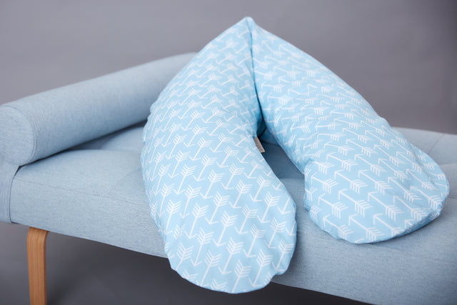 cuscino per allattamento di qualità frecce bianche su blu