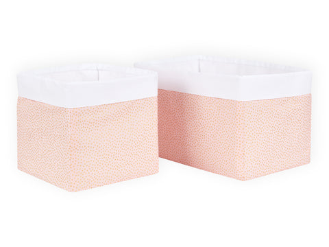 Coppa di punti irregolari dorati sul rosa