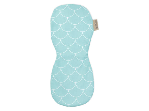 Semicerchi bianchi di tela ruvida su menta pastello